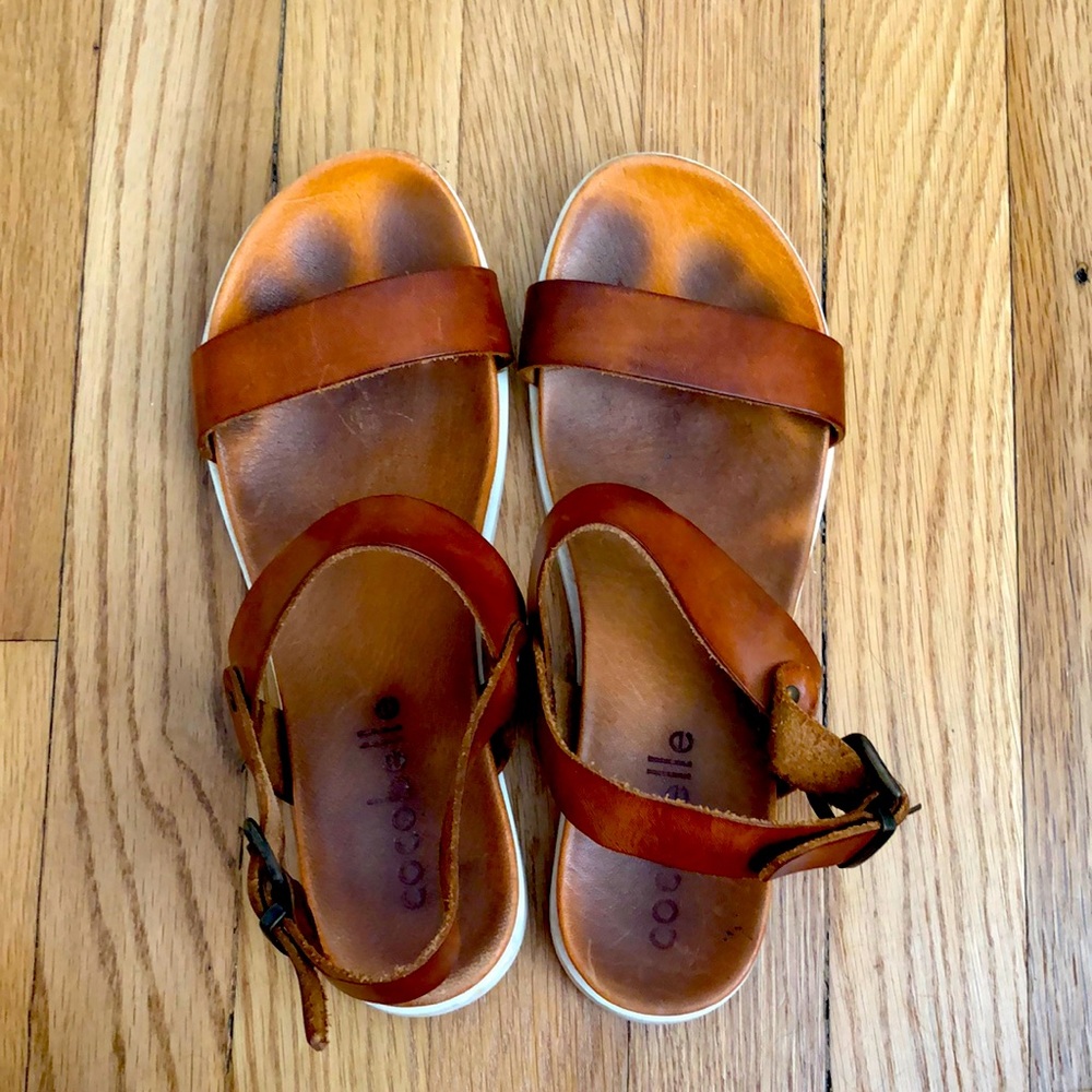 Cocobelle leather sandals with cloudbed sole